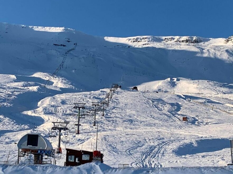 Twenty Rescued from Ski Lift in High Winds