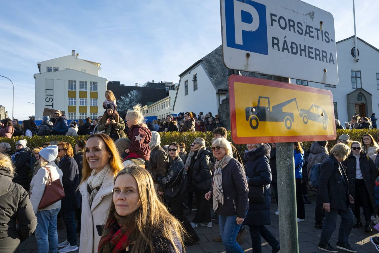 katrín jakobsdóttir at women's strike 2023